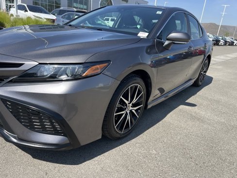 Used 2023 Toyota Camry SE image 11