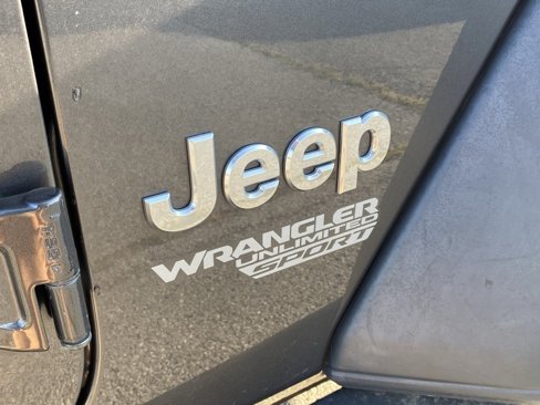 Used 2018 Jeep Wrangler Unlimited Sport image 28