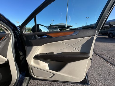 Used 2017 Lincoln MKC Select w/ Select Plus Package image 29