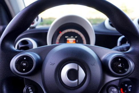 Used 2016 smart fortwo pure image 16