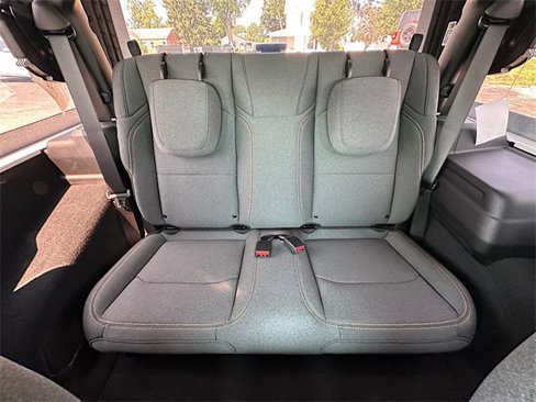 Used 2025 Jeep Wrangler Sport image 19