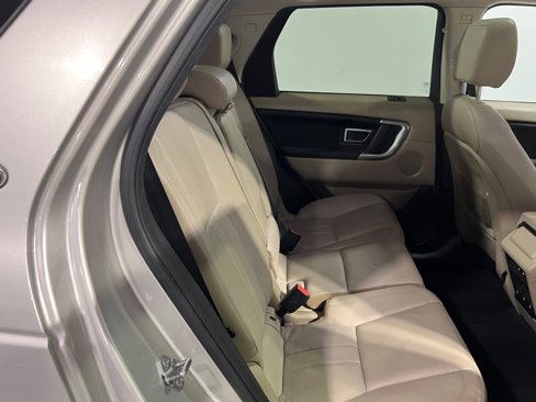 Used 2017 Land Rover Discovery Sport HSE image 32