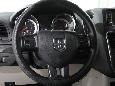 Used 2018 Dodge Grand Caravan SE image 7