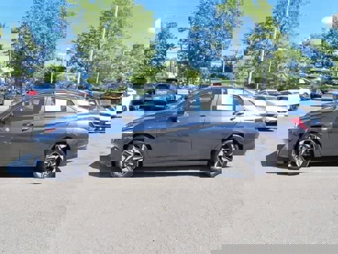 Used 2023 Hyundai Elantra SEL w/ Convenience Package image 3