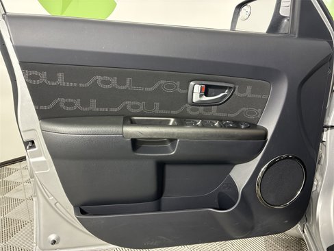 Used 2012 Kia Soul + image 7