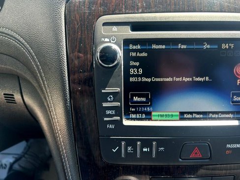 Used 2016 Chevrolet Traverse LT w/ Style and Technology Package image 15