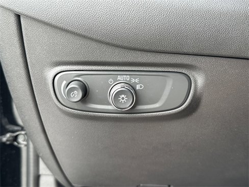 Used 2024 Chevrolet Equinox LS image 23