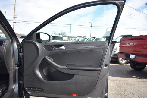 Used 2013 Volkswagen Jetta S image 60