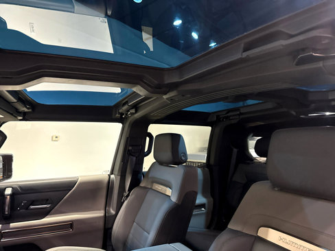 Used 2024 GMC Hummer EV 3X w/ LPO, Illumination Package image 18