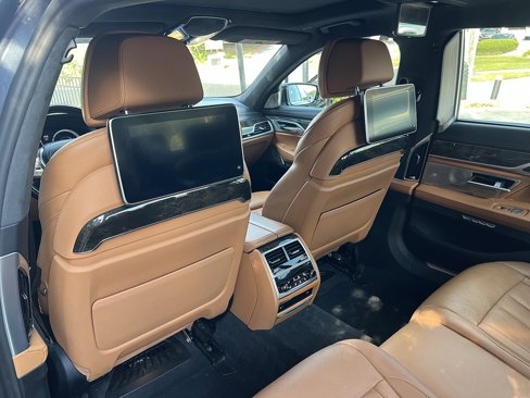 Used 2017 BMW 740e xDrive image 27