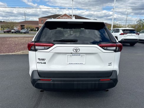 Used 2019 Toyota RAV4 LE image 7
