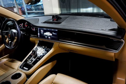 Used 2018 Porsche Panamera image 39