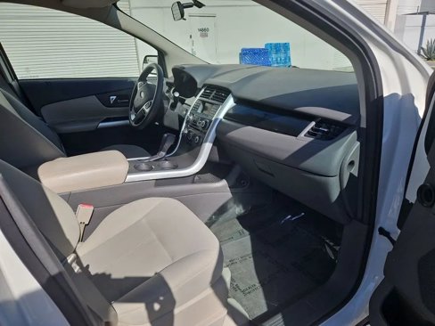 Used 2013 Ford Edge SE image 9