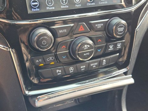 Used 2019 Jeep Grand Cherokee Limited w/ Trailer Tow Group IV image 28