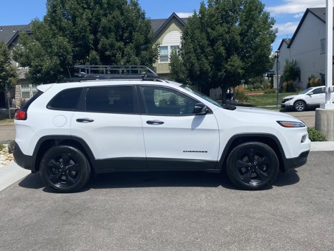 Used 2017 Jeep Cherokee Altitude image 11