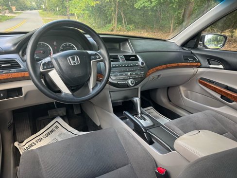 Used 2011 Honda Accord EX image 18