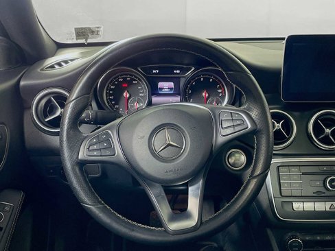 Used 2018 Mercedes-Benz CLA 250 4MATIC image 9
