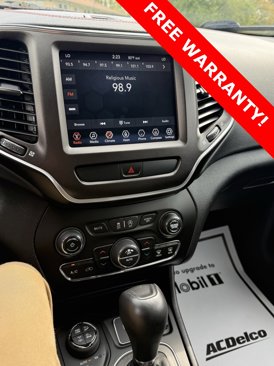 Used 2020 Jeep Cherokee Trailhawk w/ Comfort & Convenience Group image 8