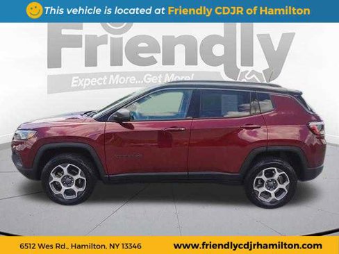 Used 2022 Jeep Compass Trailhawk image 3