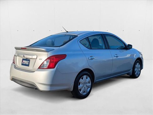 Used 2017 Nissan Versa SV image 5