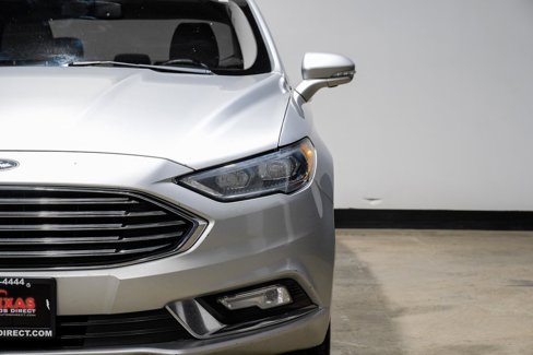 Used 2017 Ford Fusion SE w/ Fusion SE Technology Package image 38