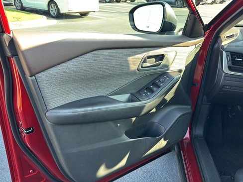 Used 2021 Nissan Rogue S image 14