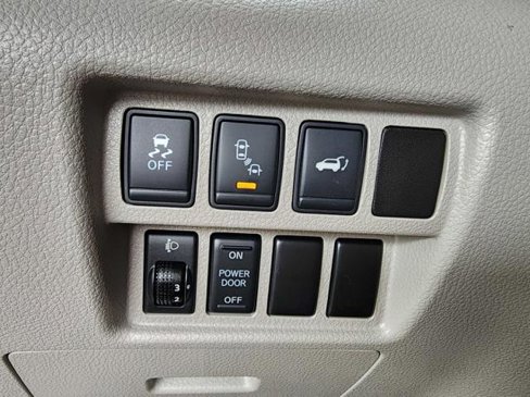 Used 2013 Nissan Quest LE image 26