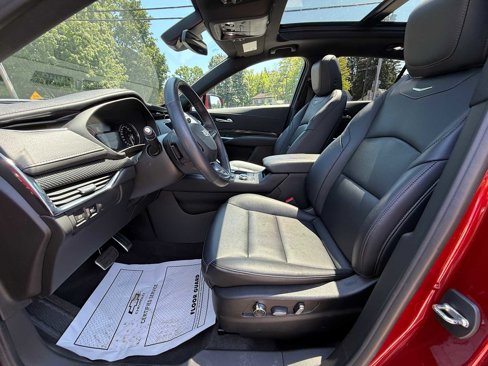 Used 2023 Cadillac XT4 Sport image 1