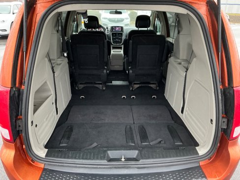 Used 2011 Dodge Grand Caravan Crew image 13