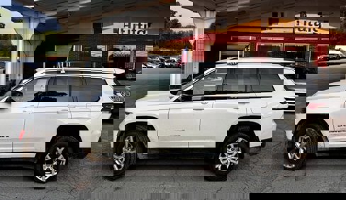 Used 2021 Jeep Grand Cherokee L Limited image 2