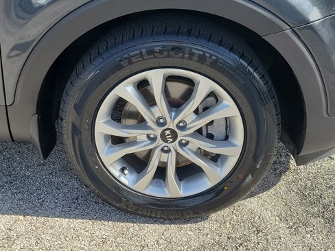 Used 2020 Kia Telluride LX image 4