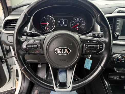 Used 2018 Kia Sorento FWD image 18