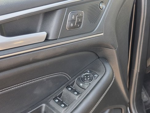 Used 2024 Ford Edge Titanium image 9