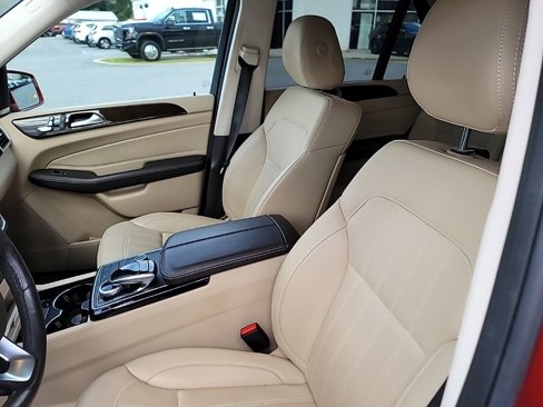 Used 2019 Mercedes-Benz GLE 400 4MATIC image 11