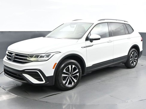 Used 2022 Volkswagen Tiguan S image 3
