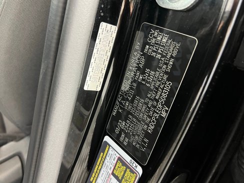 Used 2023 Kia Niro LX image 35