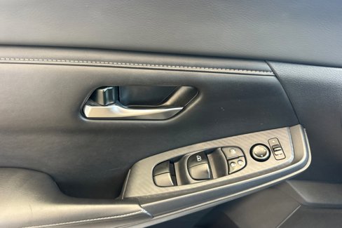 Used 2023 Nissan Sentra SV image 11