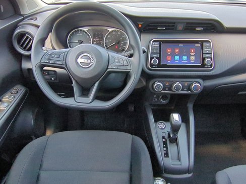 New 2025 Nissan Kicks Play S image 28