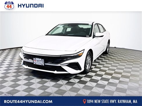 New 2025 Hyundai Elantra SE image 1