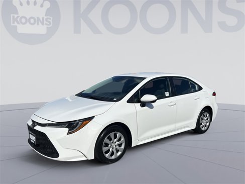 Used 2022 Toyota Corolla LE image 1