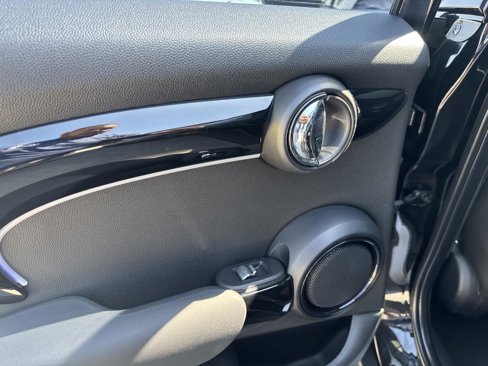 Used 2016 MINI Cooper S image 11