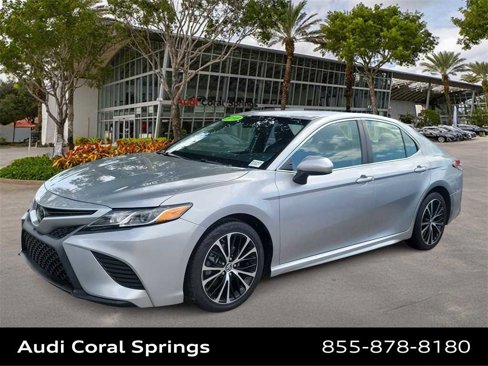 Used 2018 Toyota Camry SE image 1
