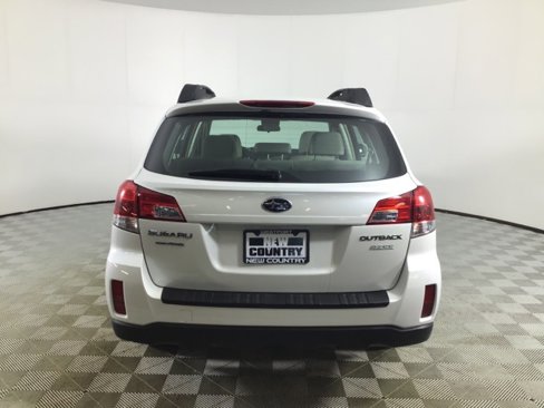 Used 2013 Subaru Outback 2.5i image 6