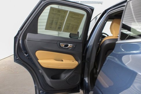 Certified 2021 Volvo XC60 T5 Inscription w/ Protection Package Premier image 17