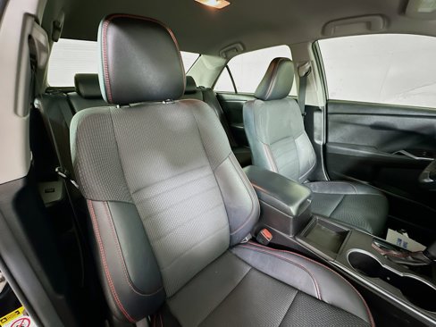 Used 2017 Toyota Camry SE image 25