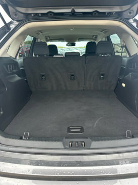 Used 2022 Ford Edge SE w/ Black Appearance Package image 9
