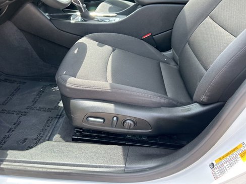 Used 2023 Chevrolet Malibu LT image 10