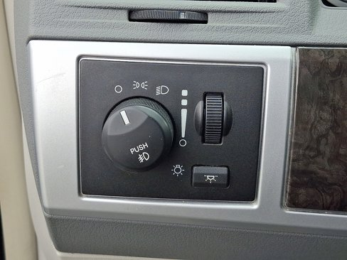 Used 2010 Dodge Grand Caravan Crew w/ Heated Seat Group image 26