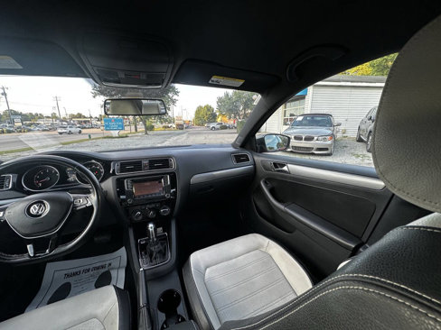 Used 2016 Volkswagen Jetta Sport image 22