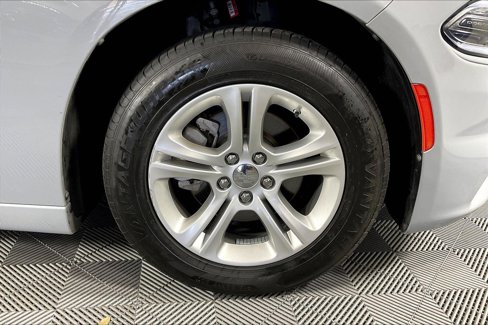 Used 2022 Dodge Charger SXT image 11